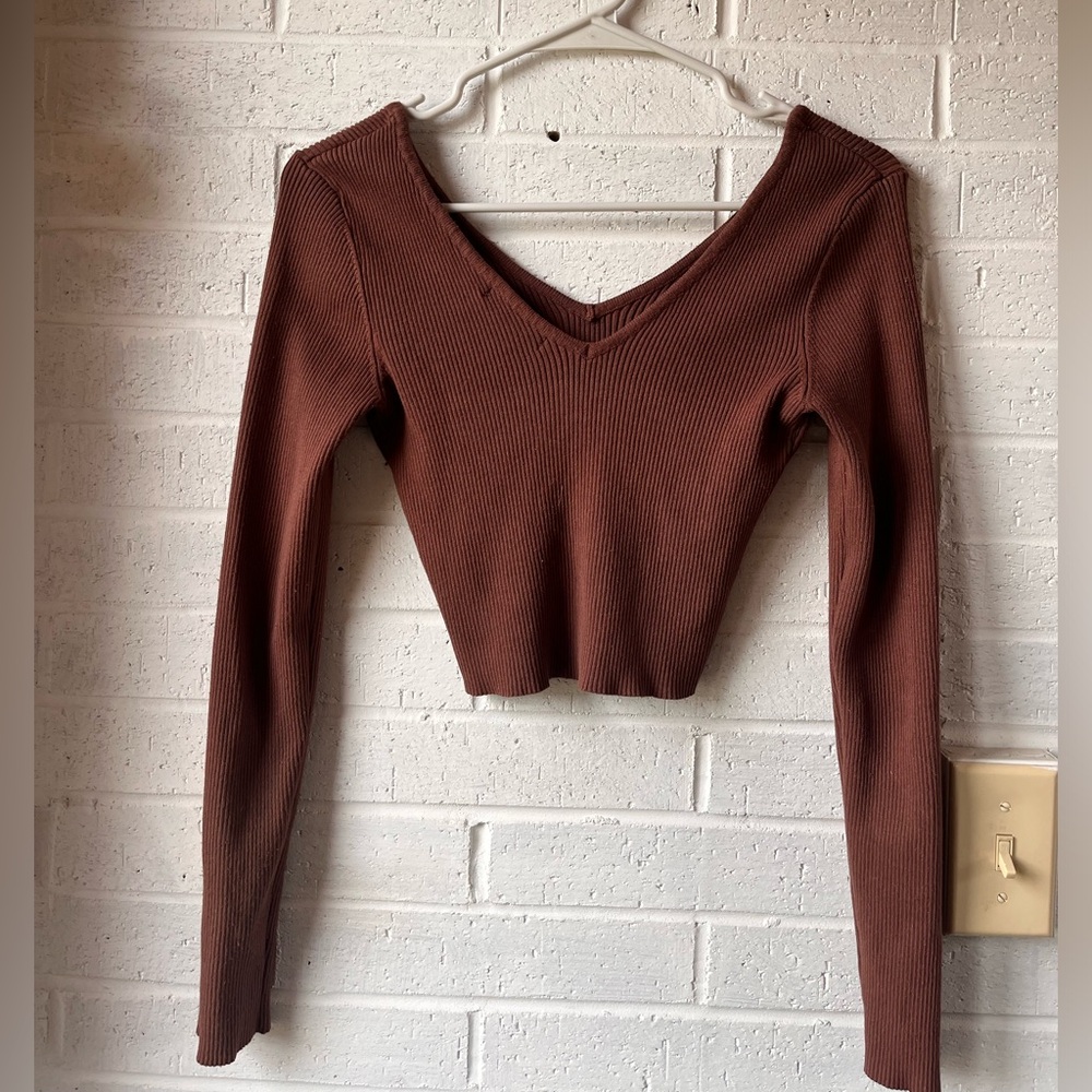 Cropped V-neck Sweater